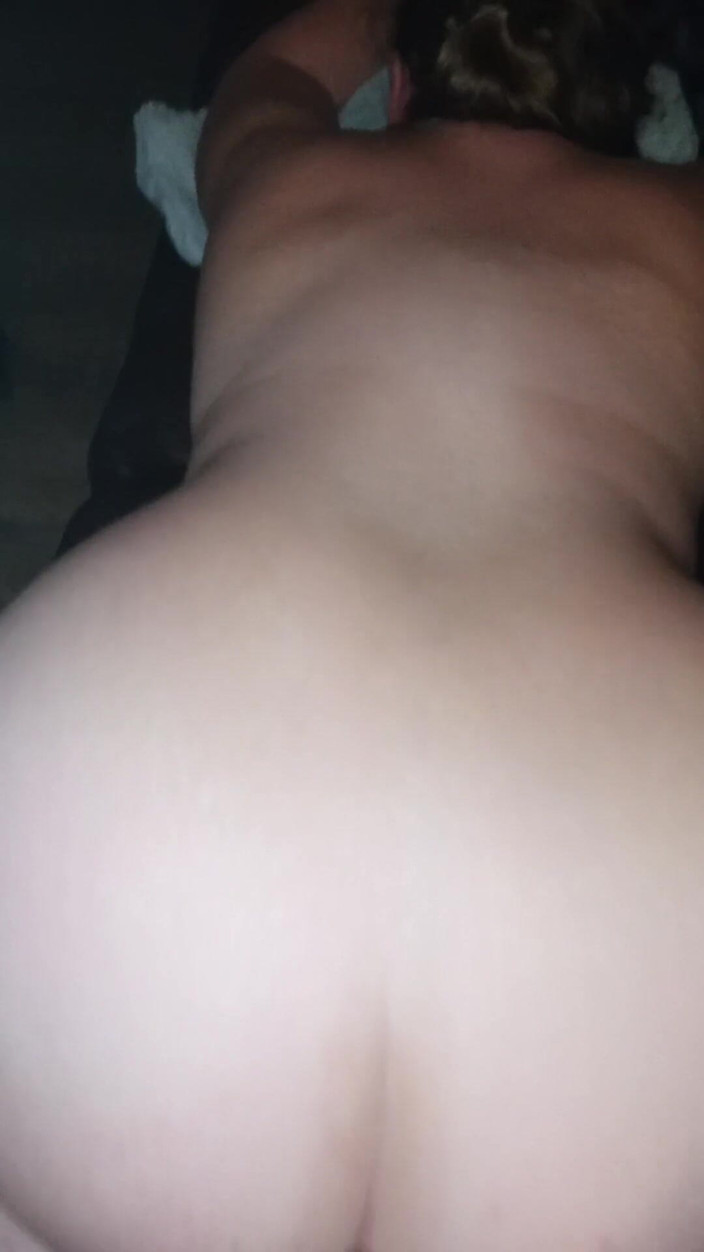 Nickyloves: Er entleerte seinen großen weißen schwanz in meiner muschi