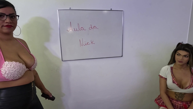 Bananas Brazil: Heißes Backstage: Giant Ass Trans und Deep Throat!