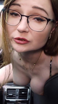 Attenzione polizia!! Beccato a fare sesso in macchina