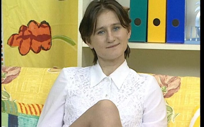 YOUR FIRST PORN: Carolina Fingert Ihre Busch - poesje - Carolina vingert haar bosje poesje