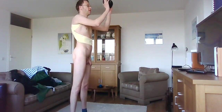 Exhibi gay NL: Aerobik yapıyor