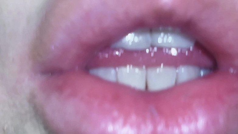 Sultry Silvea: 蒸し暑いシルベアアイと口蓋垂フェチ