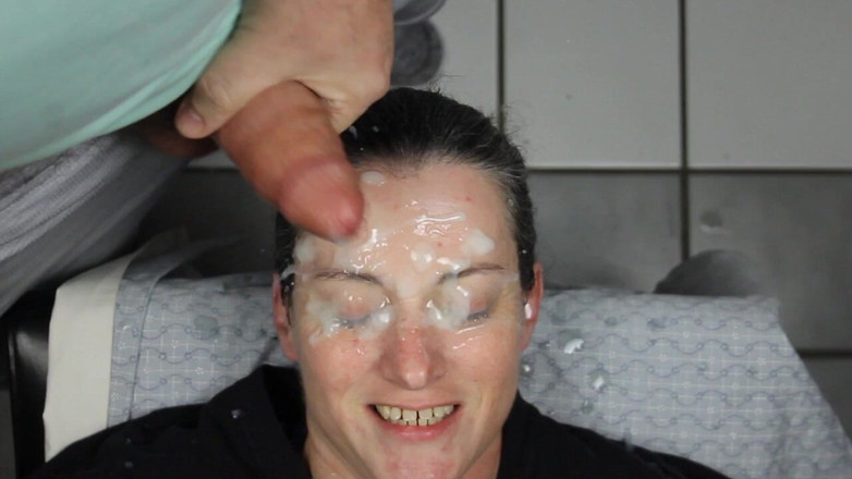 Dirty Dees: Dirty Dees miluje výstřik na obličej