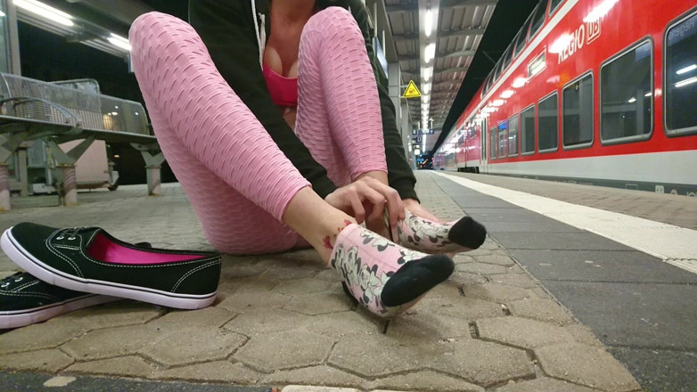 sweetfeet29: Showing Feet at the Station