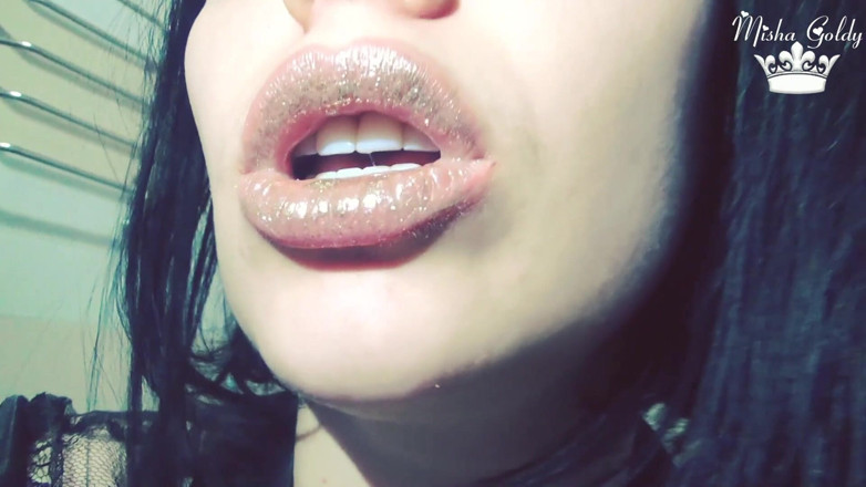 Goddess Misha Goldy: Golden lips