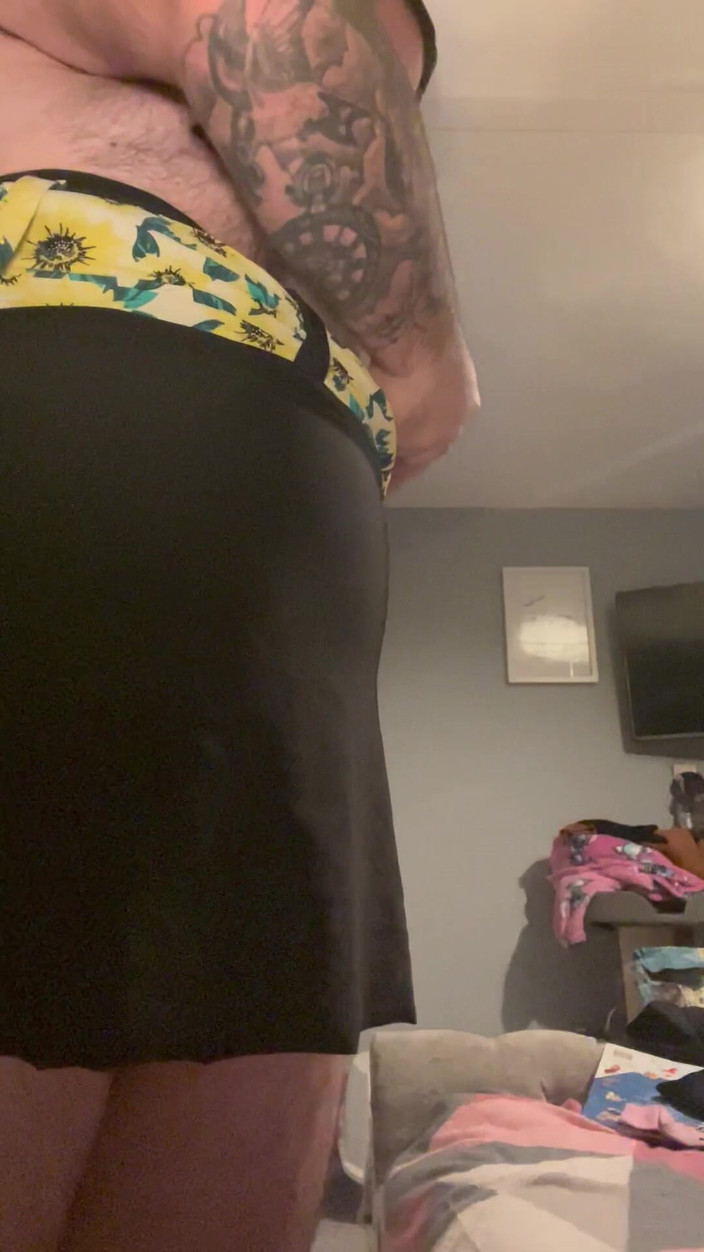 Shaun Cbt: Svazování ptáka a koulí s Crossdressem jít ven