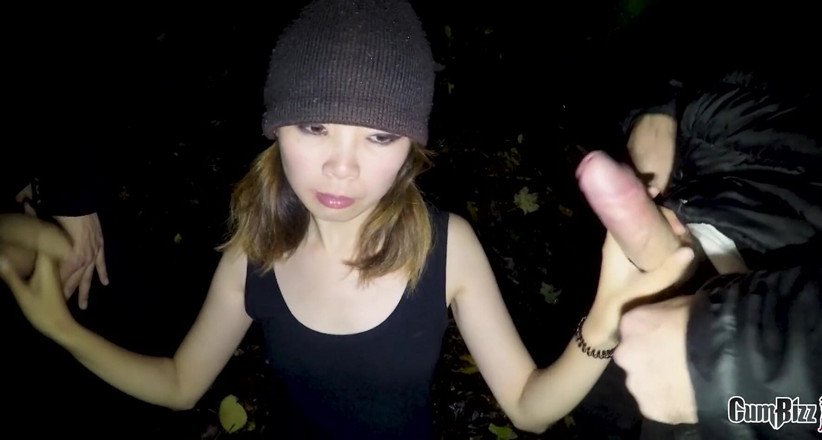 Cumbizz: Asian teen blowbang