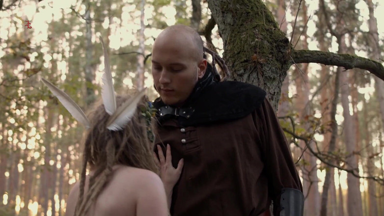 Inquisition and prison world: Hård älva - en söt skog älva tas in för förhör som en...