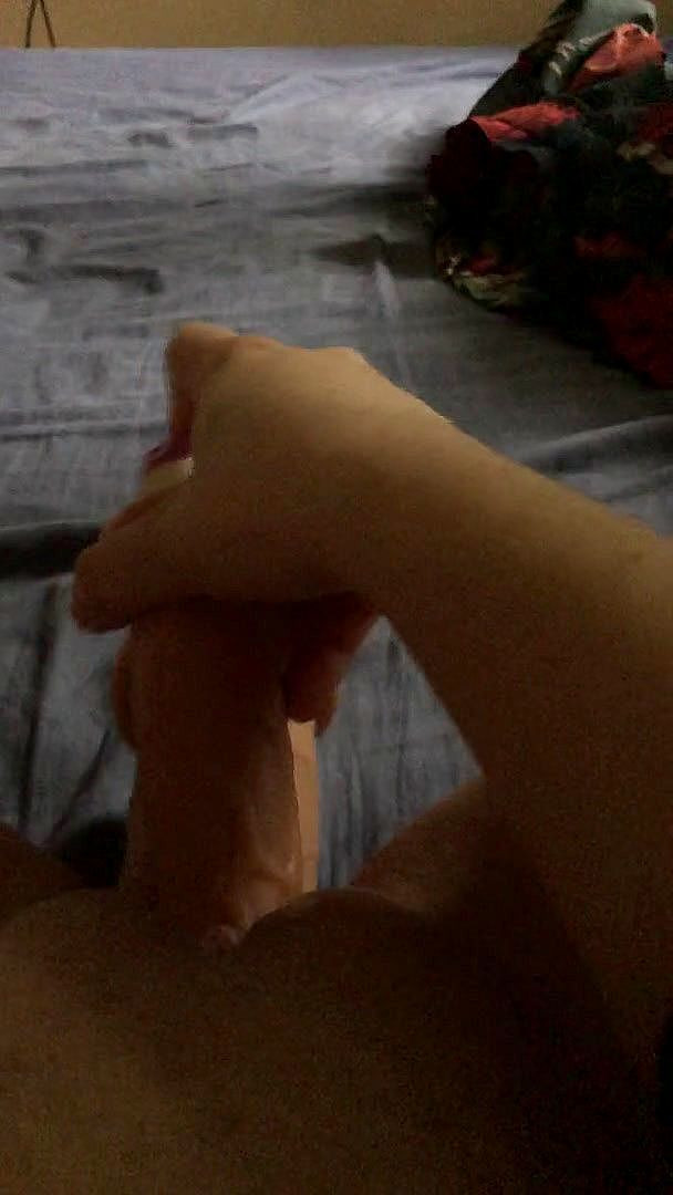 Novinha: 장난감으로 이중 삽입 근접 촬영