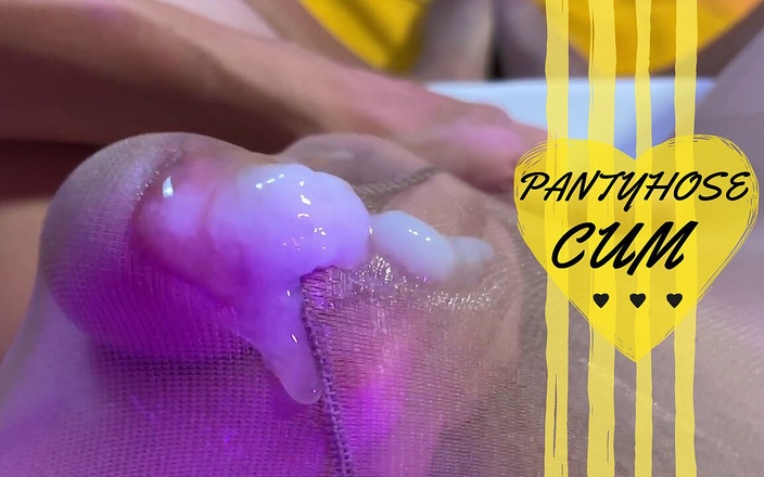 Fetish Explorers: Collants, masturbation mutuelle et pisse