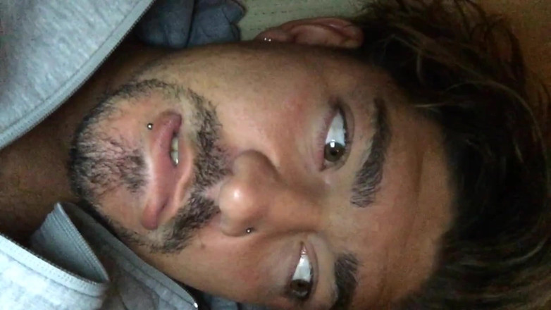 Danny royal: Britský muž stříká a mluví sprostě, abys si hrála sama...