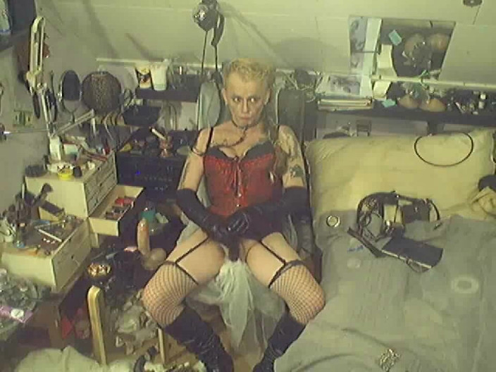 Bedbug: Alone Saturday morning part1