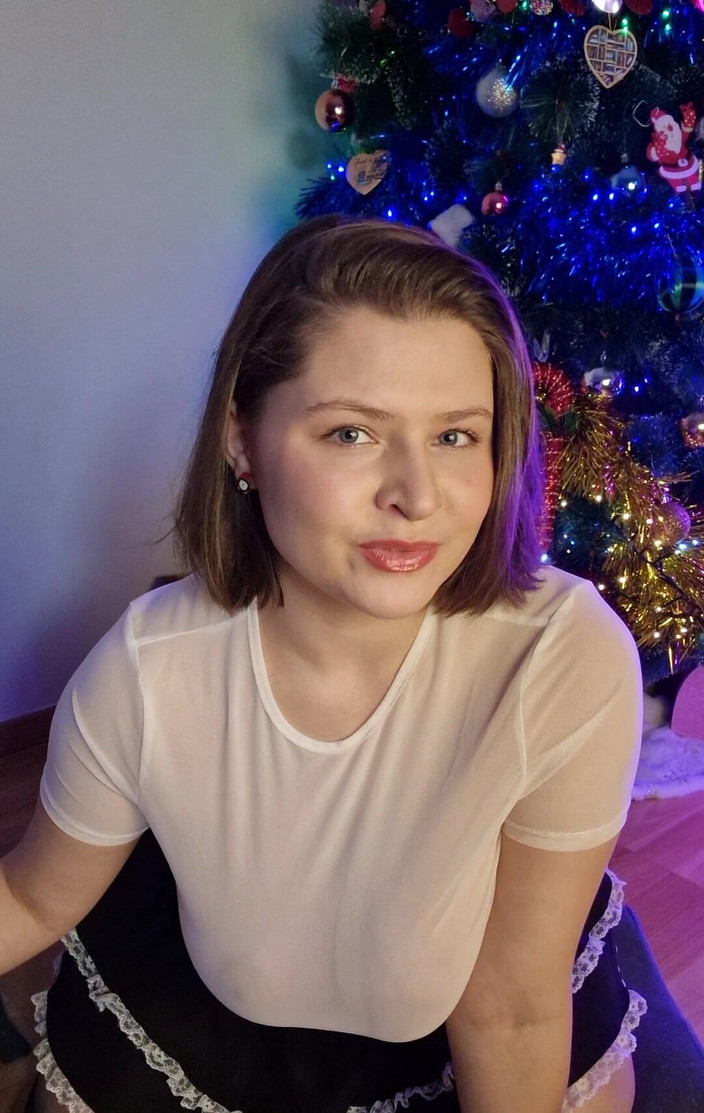 Tina Angel: Pipe D20 avec mon nouveau gode suceur à genoux Tinni_angelll