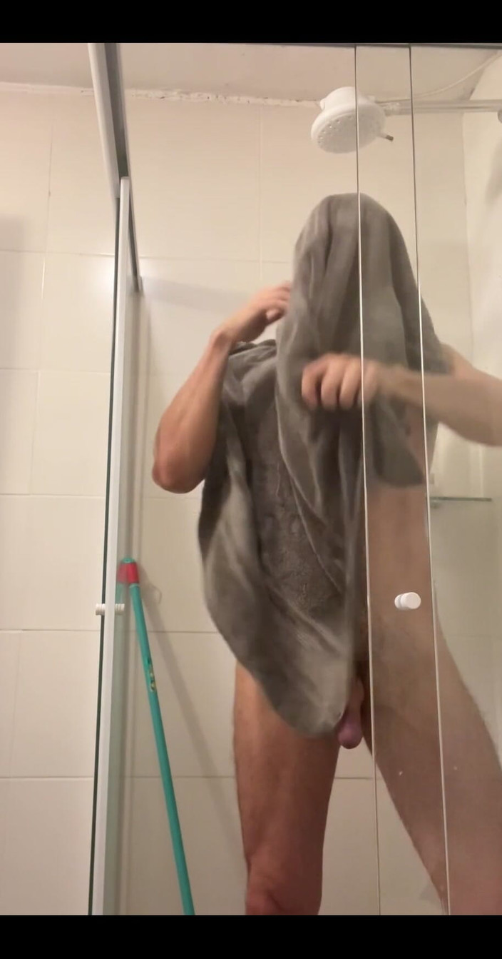 Kylefox: Mahu Membantu Saya Membasuh Diri Saya?