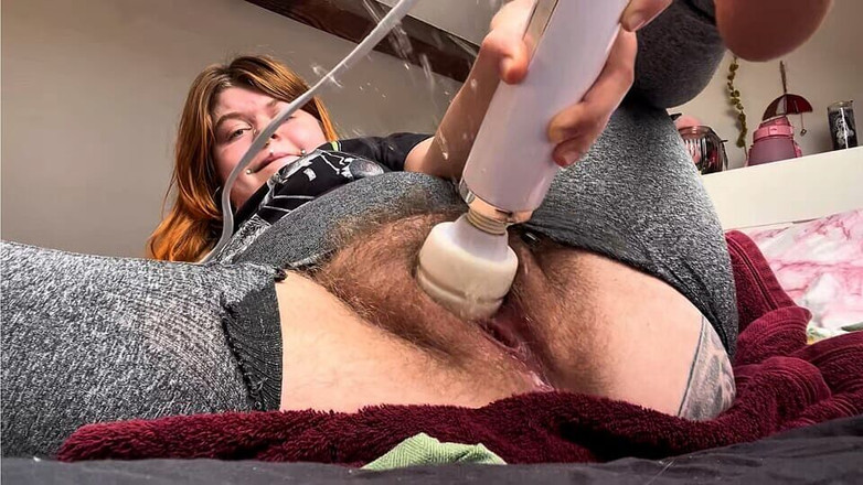 yukinky: Omg, sie squirtet in ihren sport-leggings - amateur französische rothaarige belgische...