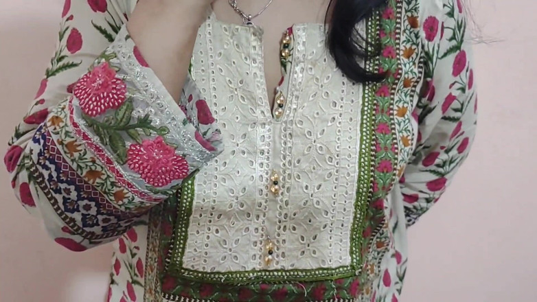 Sairaxsaim: बिगास भाभी पीरियड्स में धूम्रपान करती है-हिंदी ऑडियो