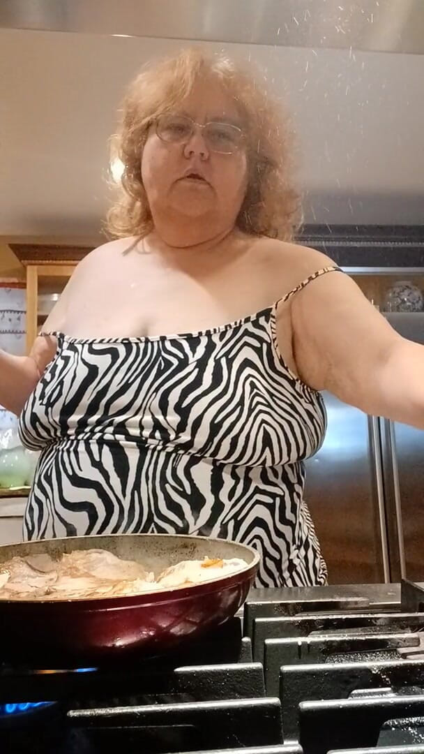 BBW nurse Vicki adventures with friends: Cooking Pork chops for dinner and flashing as I cook
