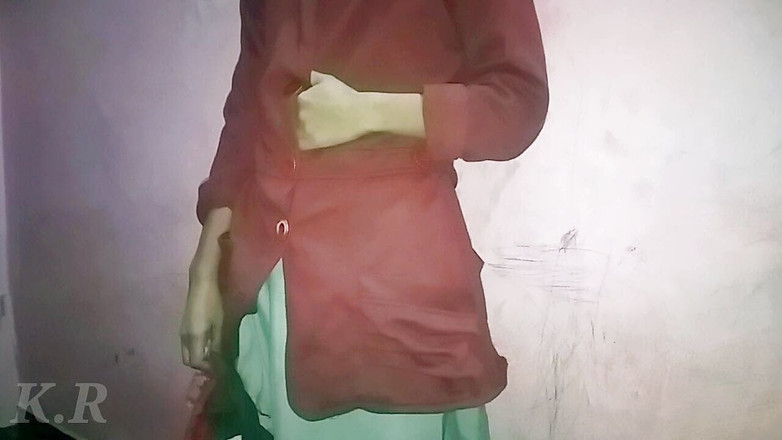 Kavyaravi: Leraar verliet het Desi-universiteitsmeisje op de voorgrond van Tussis