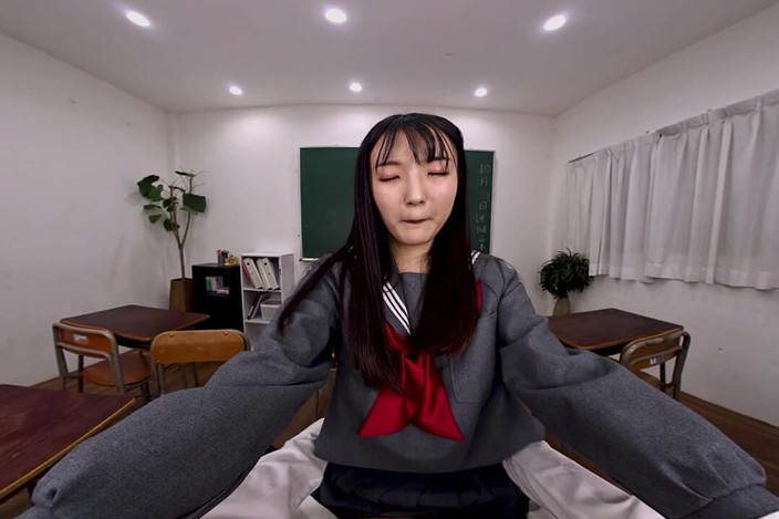 EAGLE-VR: Uma colega de classe quieta de repente seduz quando está...