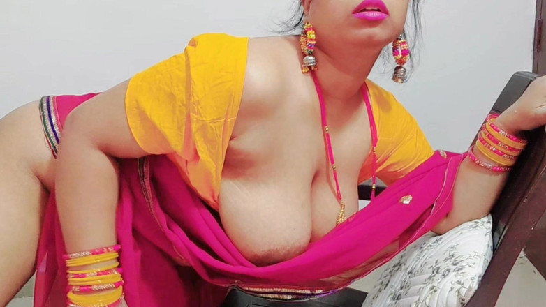 Hotty Jiya Sharmaa: インド人教師がマンコに2本の巨根を激しく犯した