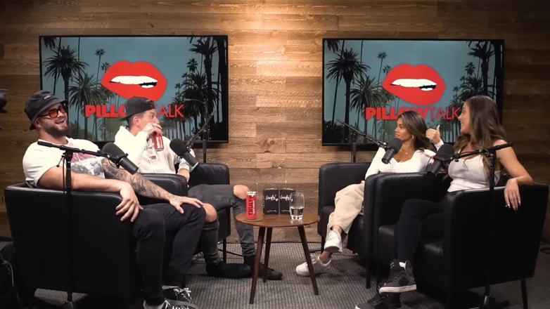 Pillow Talk: Cherie Deville se conecta con Sara Rose en el estudio...