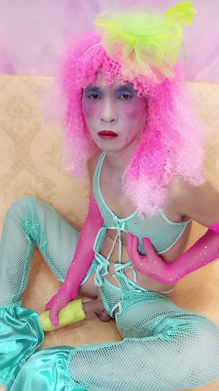 nguyen dang thien tri: Oanh Le Transsexuala purtând haine sexy porno cucu prea multă...