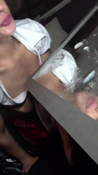 Lia Amalia en casa privada preñada, gangbang