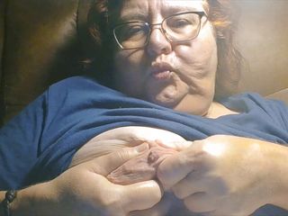 BBW nurse Vicki adventures with friends: I play with my tits and express milk for you!...
