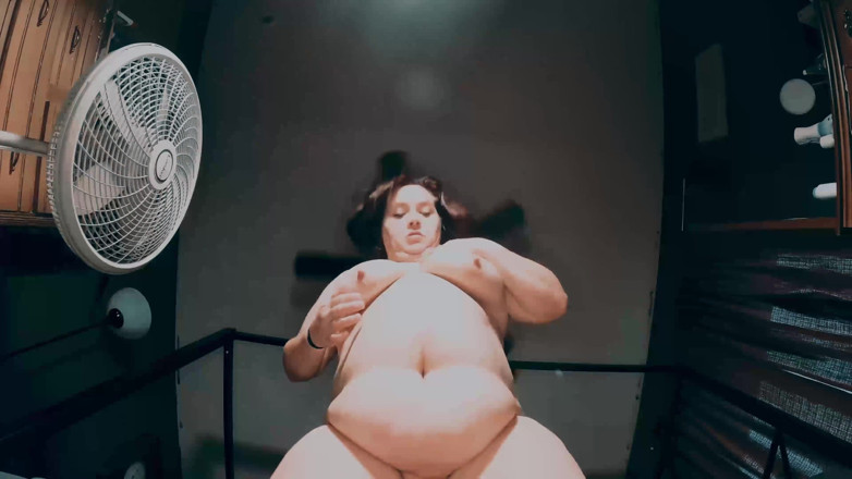 SexyNEBBW: Bbw gợi cảm ngồi xổm âm hộ của cô ấy xuống
