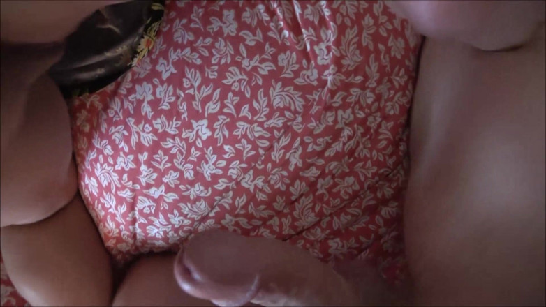 Brianna Beach: Une MILF infidèle se tape le meilleur ami de son...