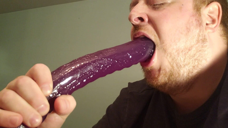 Charlieboy69: Garganta profunda dildo
