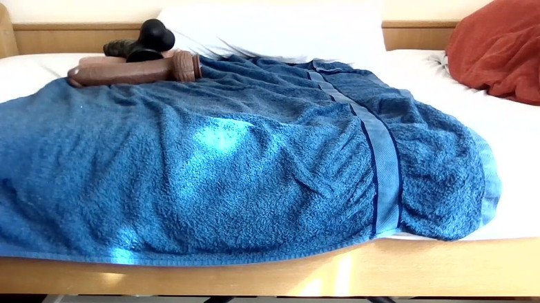 OLddaddybulge: Stara táta hra s dildom