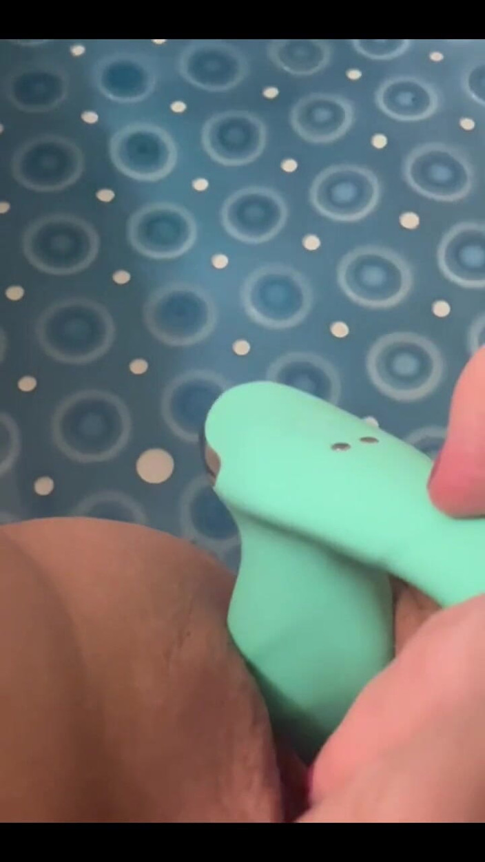 Dirtysecret: I Love This Self Thrusting Dildo