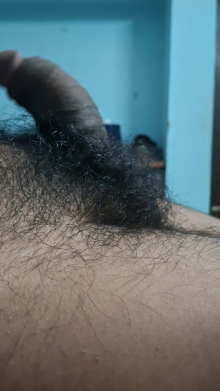 IndBoyCum: Надрочуючи пост мастурбує