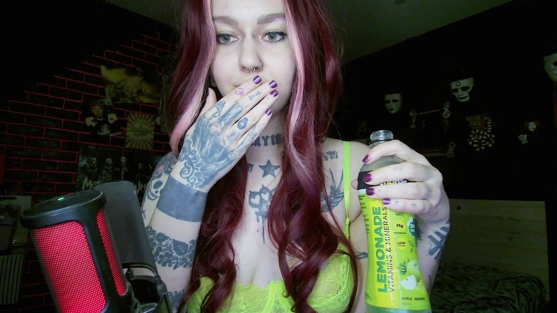 MessalinaHorror: Sexy zrzka říhá