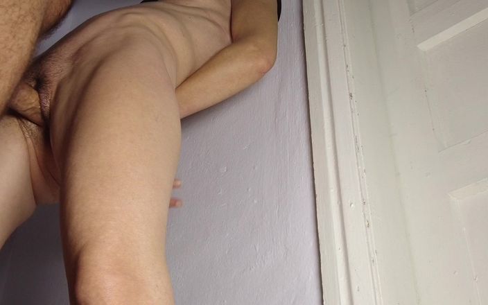 Roy1987: 隣の部屋で継父とセックスしながら継母とセックス