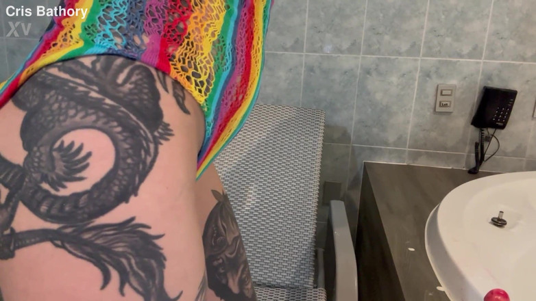 Cris Bathory: 克里斯·巴托里与肛门香蒂利玩得很开心