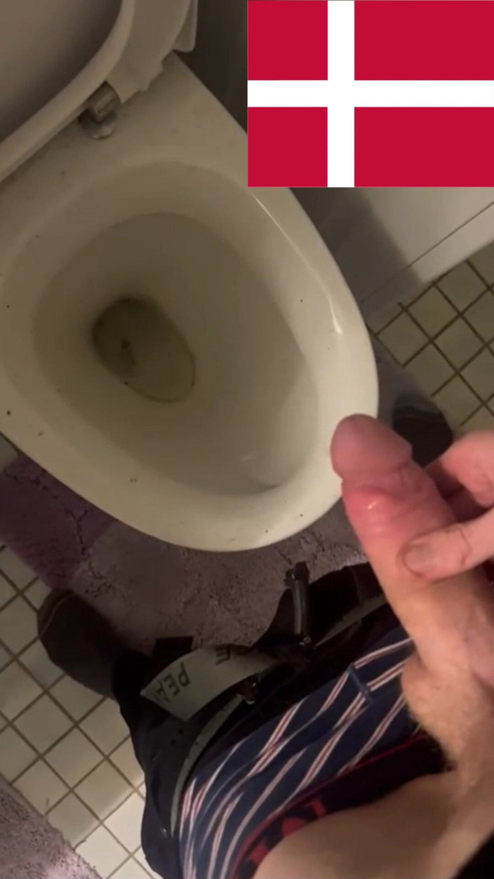 frederiksexiiii: Rycker iväg i badrummet