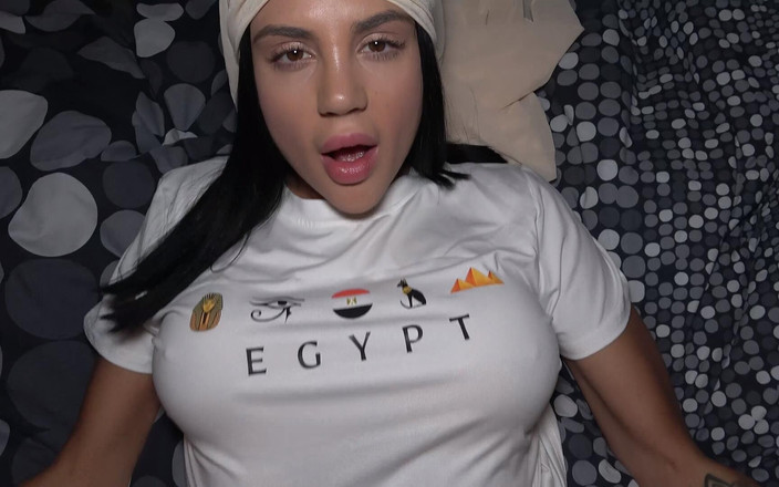 Amateur Homemade Porn: Трахаю мою возбужденную египетскую сводную сестру после того, как она рассталась со своим бойфрендом
