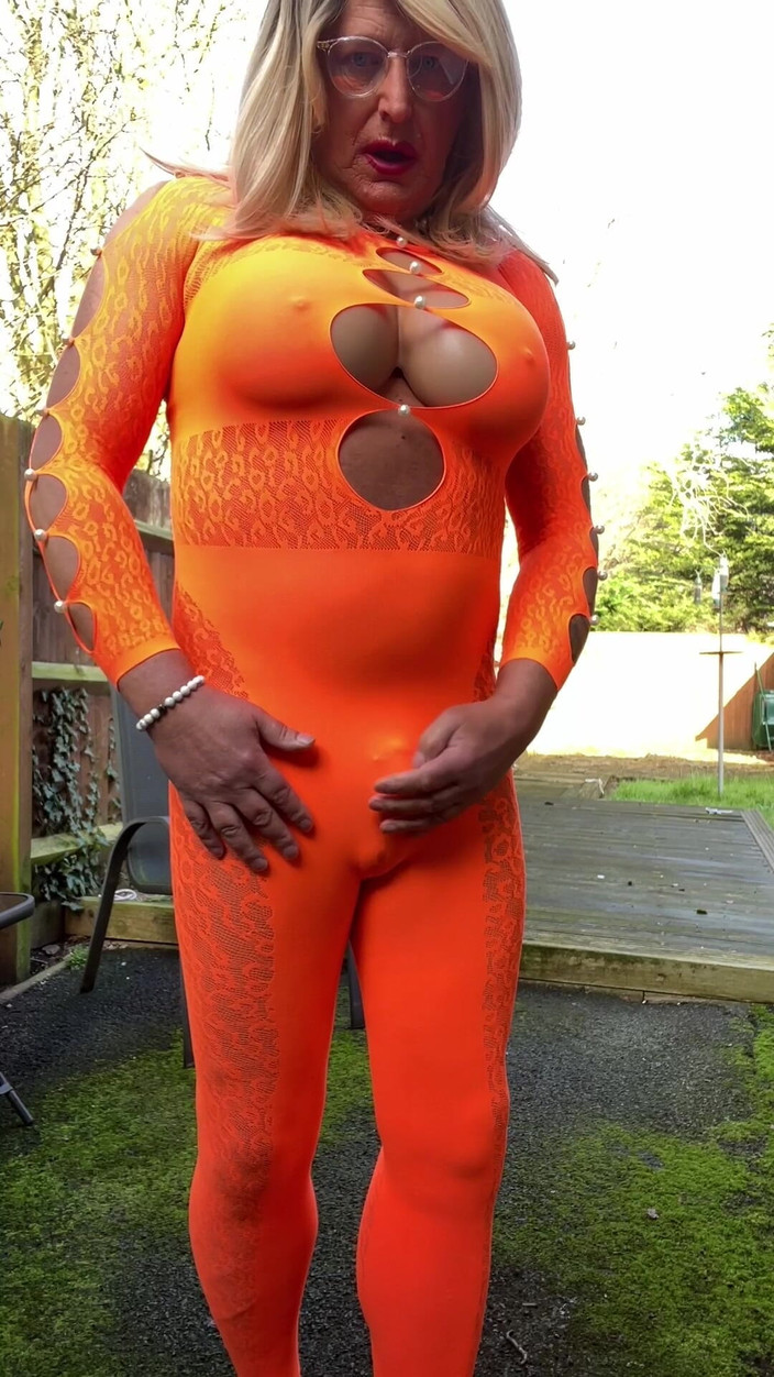 Kellycd2022: Amateur Crossdresser Kellycd2022 Seksowna MILF sika w my body