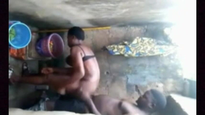 Pornsexlive: Cô ấy đi hỏi về sự thay đổi của mình, nhưng bị người...