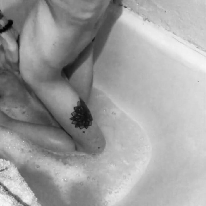 CandyHardX: Candyhard da sola in bagno