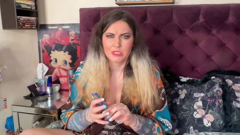 MissFFW: Sapık fahişe inek içerikler için hazır yeni gözlüklerini deniyor