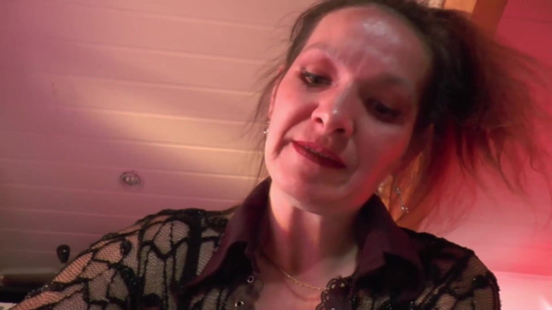 BDSM and co: Mistress Flo Took Apart These Two Submissives with Her Hands...