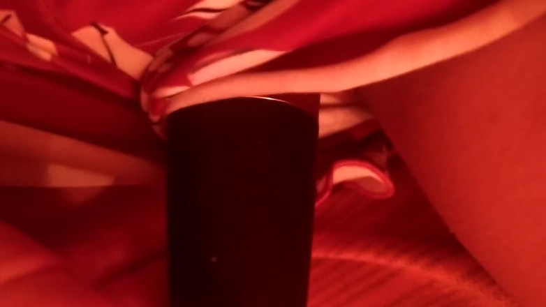 Hott Lilly: 소파에서의 즐거움