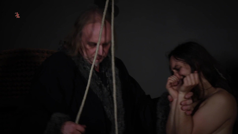 Inquisition and prison world: Hexenfest Two Maids Naked in Court to Be Punished