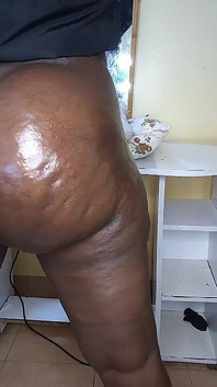 Who Sticking There Tongue in Stepmommy’s Asshole and Eating This Pussy From the Back????? Anyone?