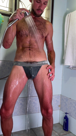 Eddie Star: Undies changing in the shower