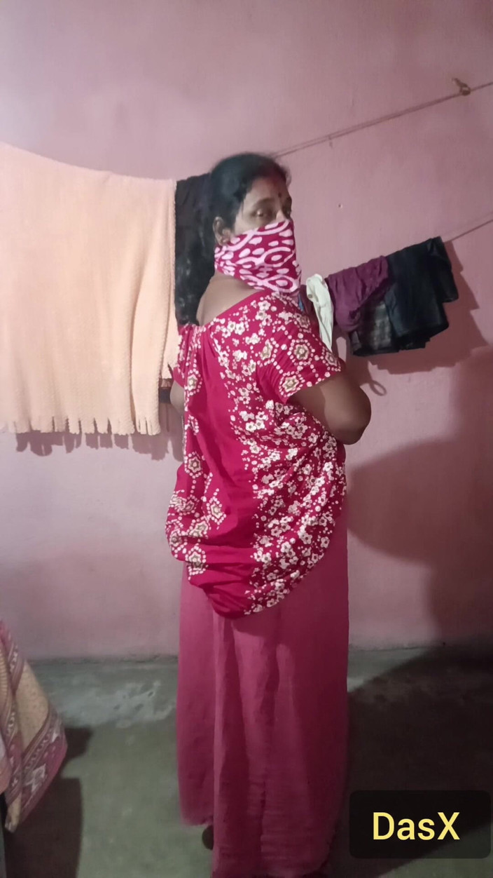 Pakhi0705: Saree Drop Solo Sfw