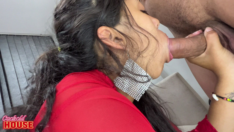 CuckoldHouse: Suami cuckold membenarkan isterinya yang berusia 18 tahun berkongkek dengan lelaki...